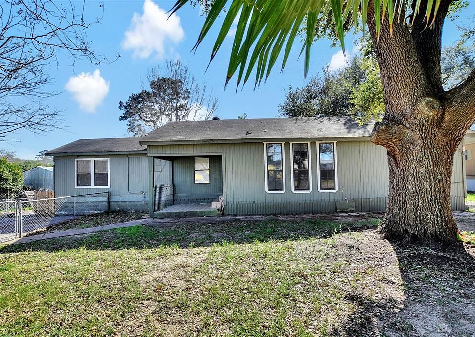 1st image of 28222 Summer Ln