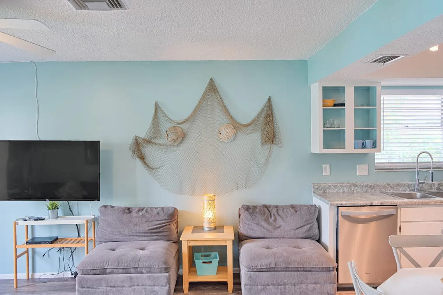 2 bed, 2.0 bath, 742 sqft, $3,489 — Photo 3