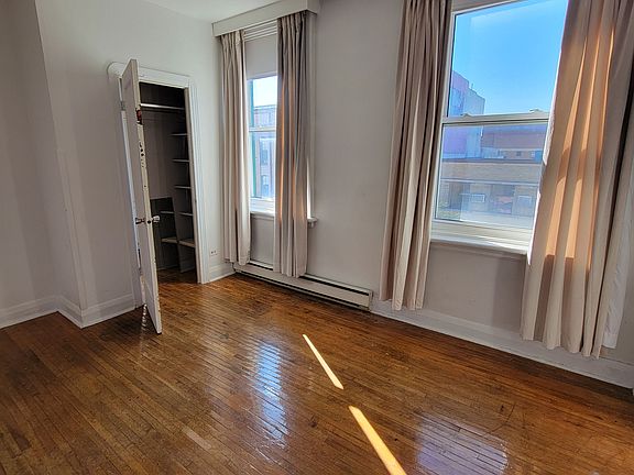 4th image of 384 1/2 George St N #4