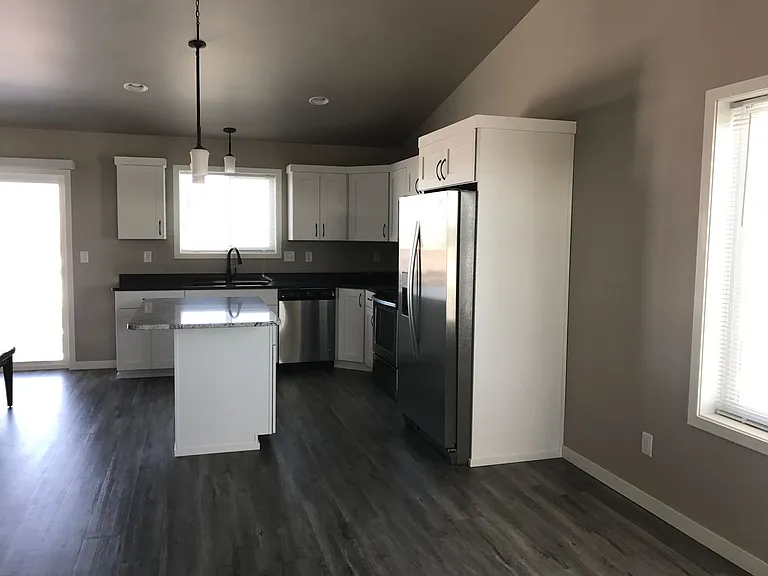 1208 Legion Ln — Photo 4