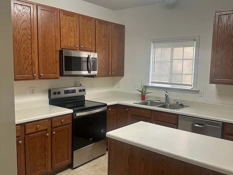 510 Huron Rd — Photo 3