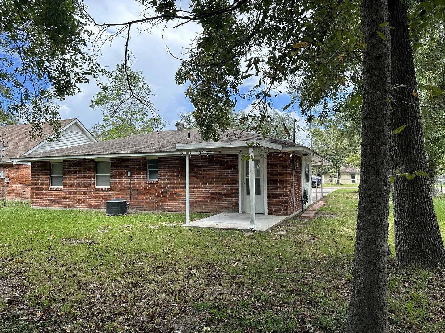 2121 Oriole 3 BR 1 Bath — Photo 2