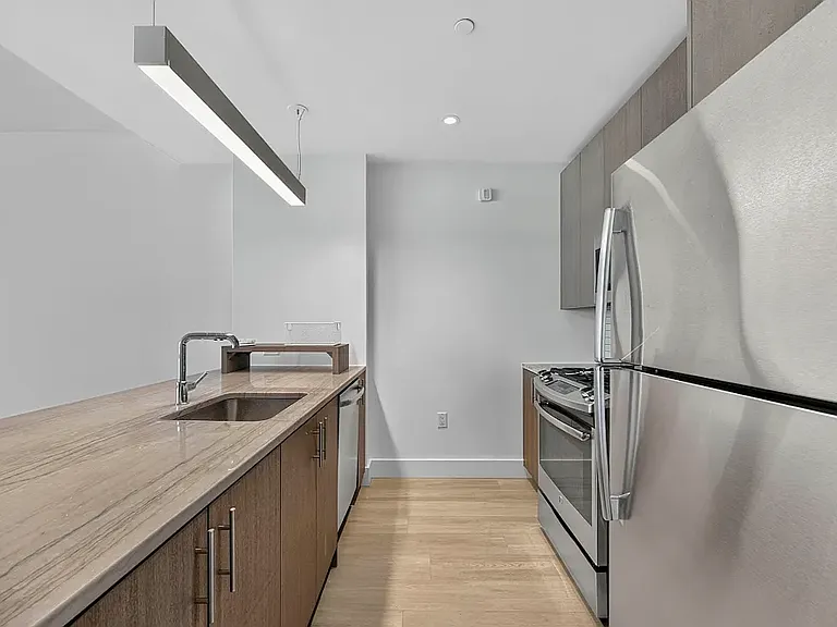 86 Fleet Pl #28U — Photo 4