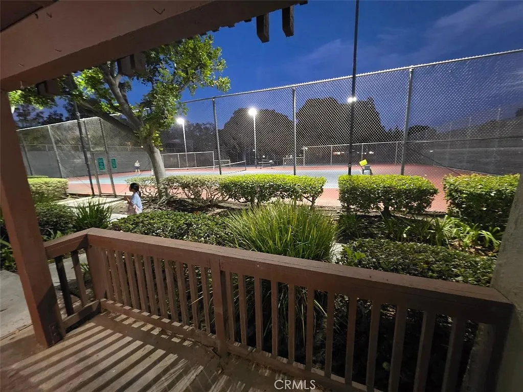 1040 W Macarthur Blvd — Photo 3