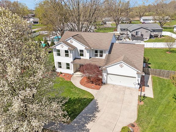 2nd image of 915 Greenlea Dr