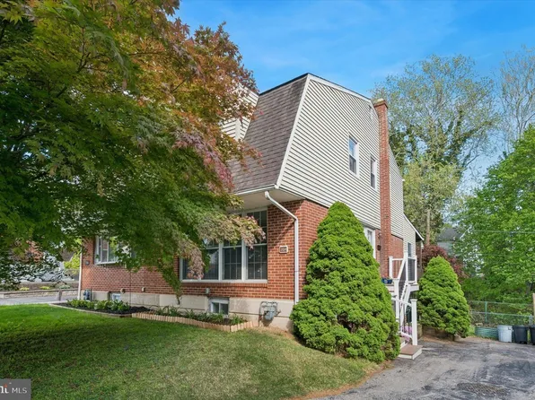 704 Swarthmorewood Ln, Swarthmore, PA 19081