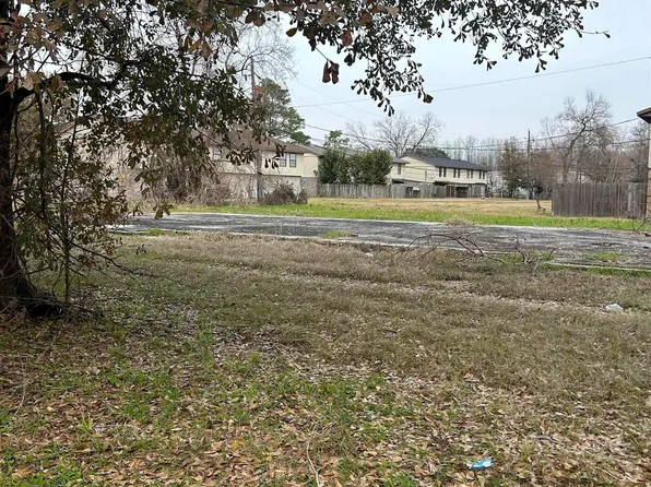 8271 Stern Ave, Baton Rouge, LA 70820