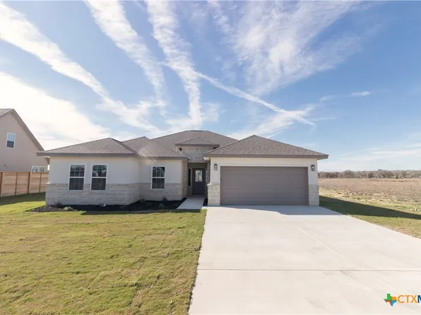 221 Colonial Ln, La Vernia, TX 78121