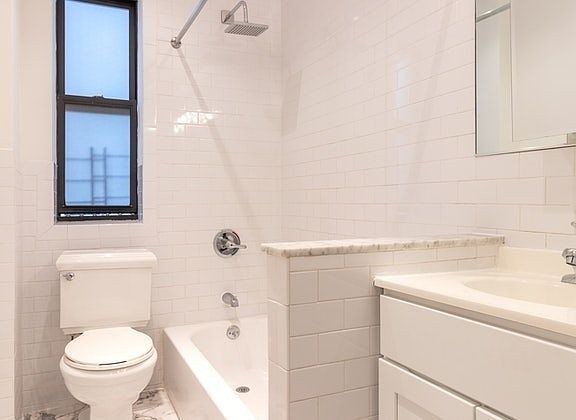 5th image of 176 E 3rd St #4B