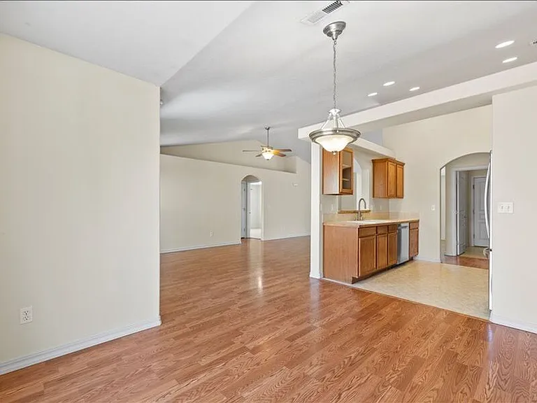 5708 Ochoco Ln — Photo 11
