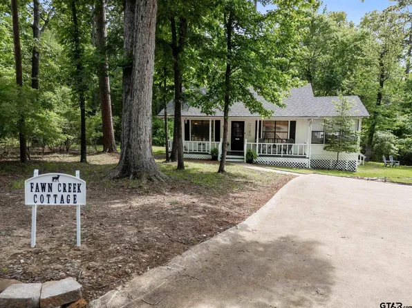 146 Cottonwood Cv, Holly Lake Ranch, TX 75765