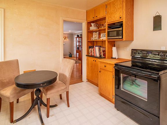 Kitchen Opposite View