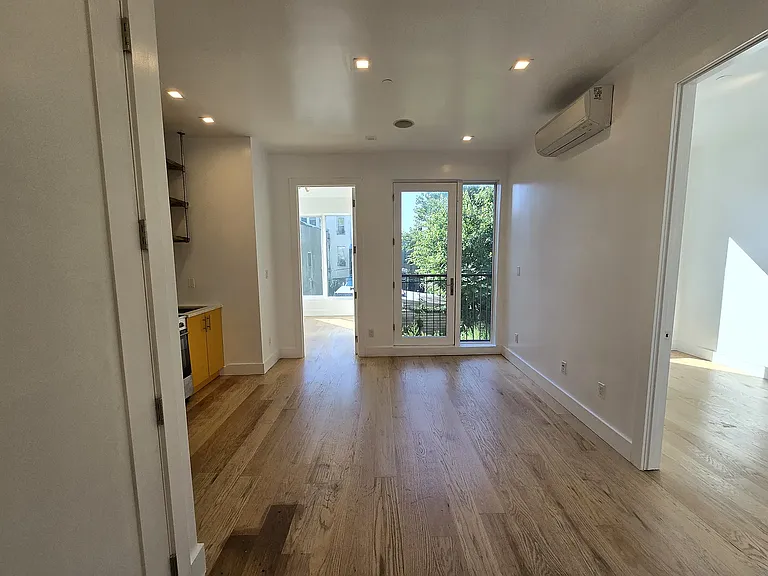 127 Troutman St #2B — Photo 2