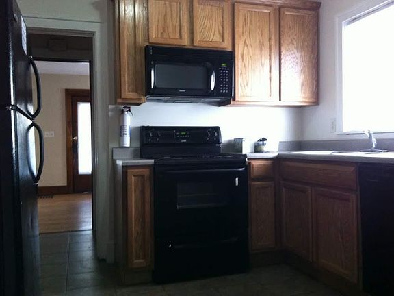 3rd image of 111 N Saint Louis Blvd