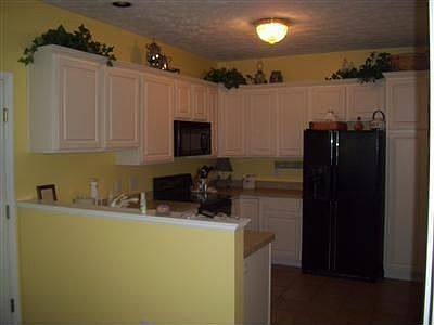 4th image of 33131 Fairport Dr