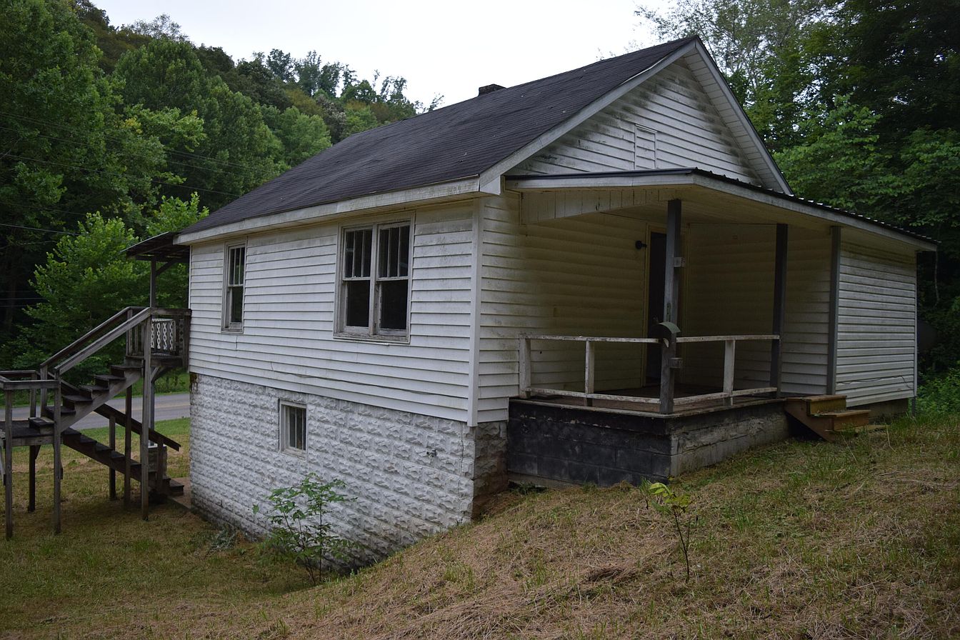 Affordable Home on 2.64 Acres For Sale in Somerset, KY. 89K Sold