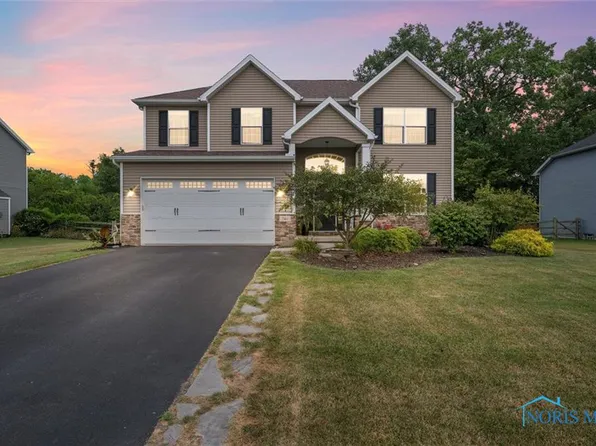 746 Wilkshire Dr, Waterville, OH 43566
