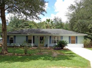 5673 Fairview Dr, Milton, FL 32570