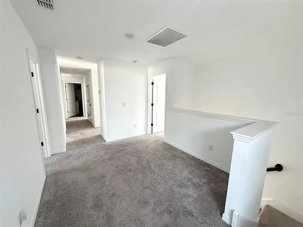 4 bed, 2.5 bath, 2420 sqft, $2,690 — Photo 4
