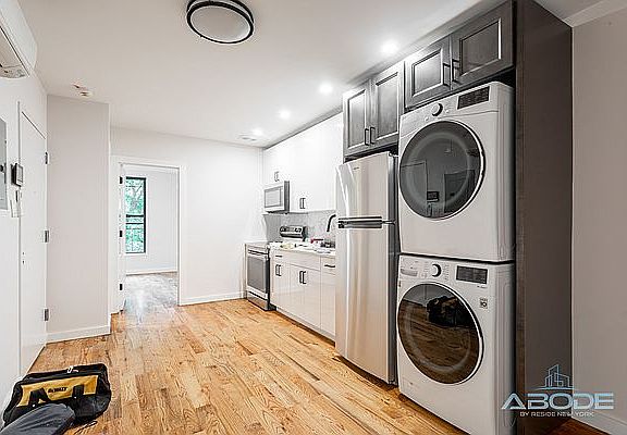 3rd image of 356A Vernon Ave Floor 4
