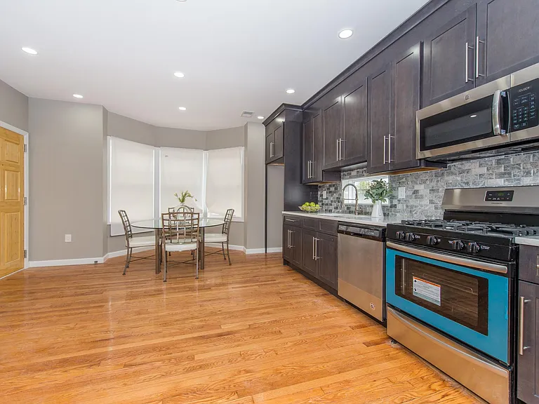 344 Franklin St #1 — Photo 5
