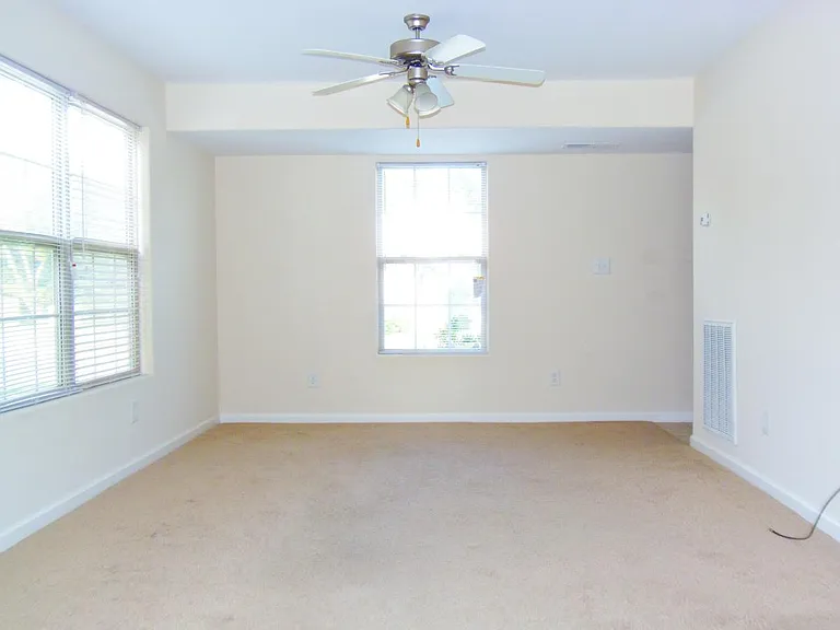 2536 Sun Seeker Ct — Photo 4