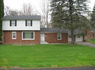 23596 Norcrest Dr, Southfield, MI 48033