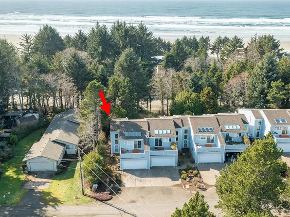 3910 NE Megginson St APT H, Newport, OR 97365