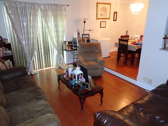 5th image of 8900 Woodstock Dr W