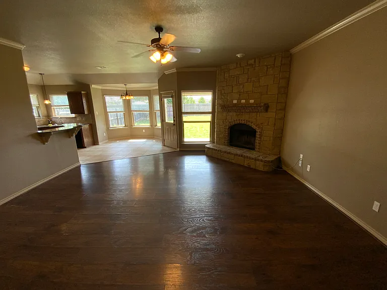 5705 Alexandria Dr — Photo 5