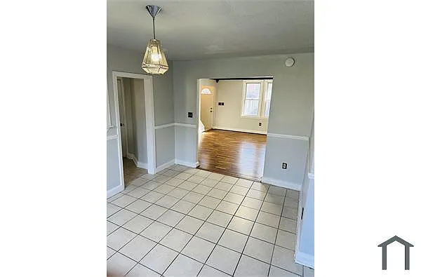 Building Photo - 5202 Ready Ave