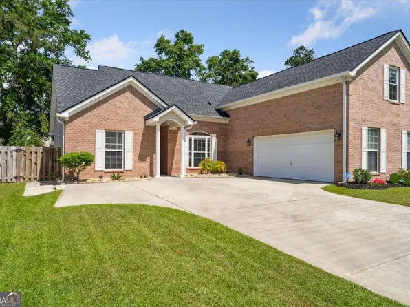 125 Blue Lake St, Richmond Hill, GA 31324