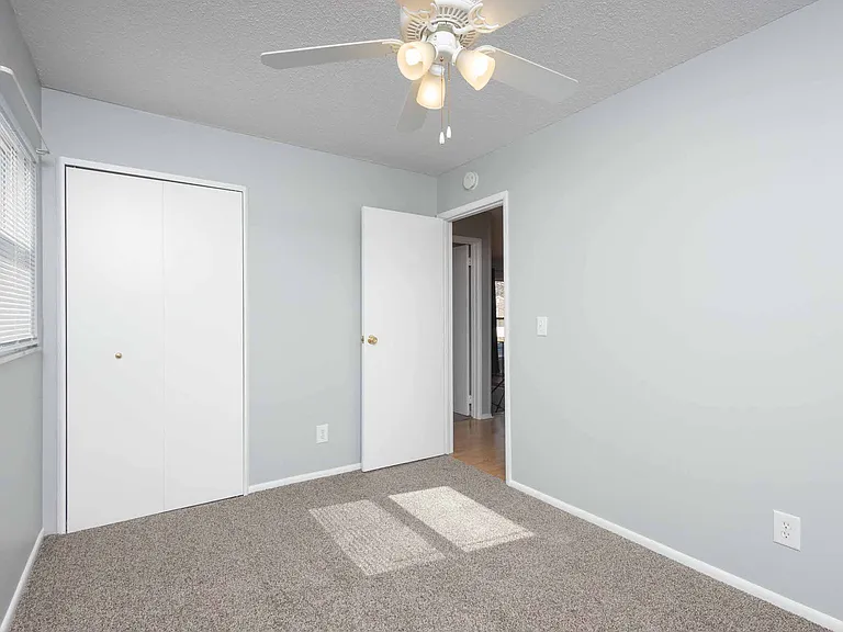 2318 Pinehurst St — Photo 15