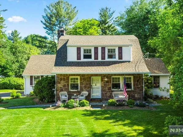 120 Wyckoff Ave, Wyckoff, NJ 07481