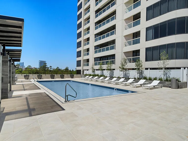 The Parklane — Photo 7
