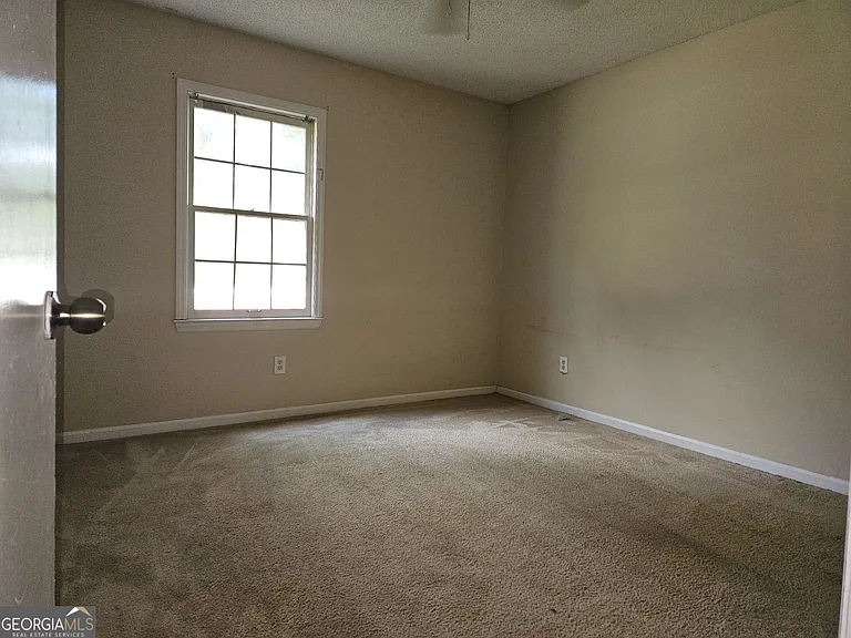 214 John Paul Ave — Photo 12
