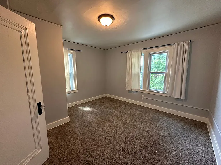 2132 Kalamazoo Ave SE — Photo 18