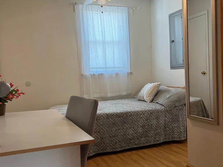 2410 Perry St #4 — Photo 12