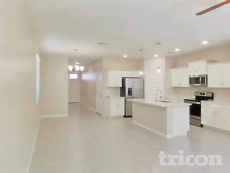 4537 E Granada St — Photo 3