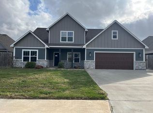 16 Greystone Ct, Angleton, TX 77515