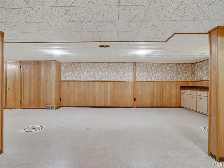 11480 Hanford Dr — Photo 17