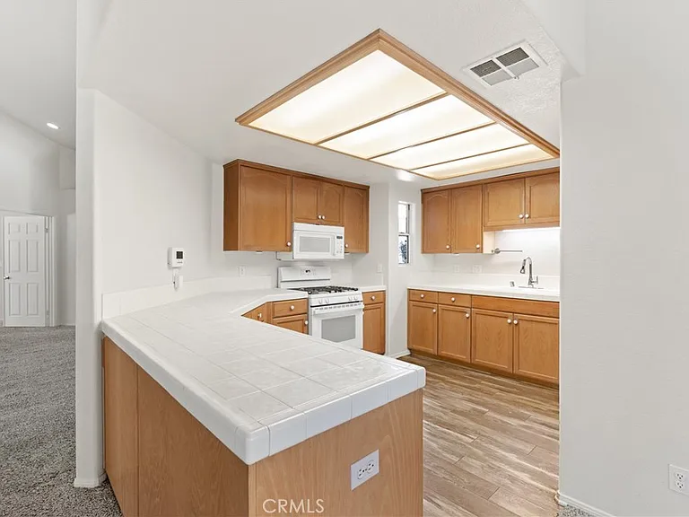 2971 Peach Tree St — Photo 11