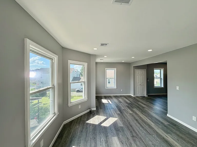 191 Hudson St #2 — Photo 9
