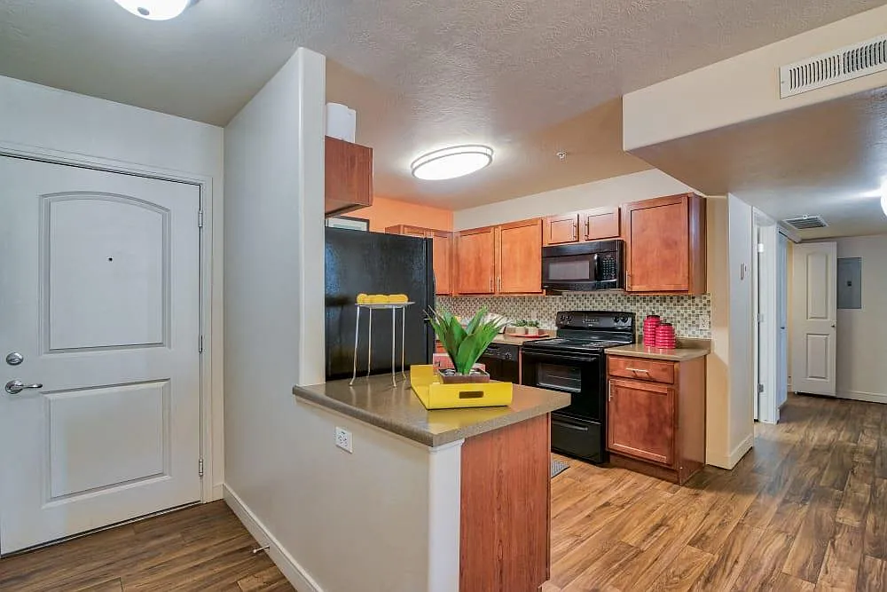 Meadowbrook Station Apartments — Photo 3