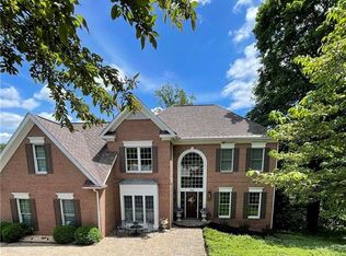 114 Woodhaven Dr, Jeannette, PA
