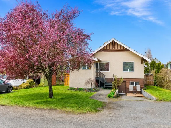 3074 Earl Grey St, Saanich, BC V9A 1W7