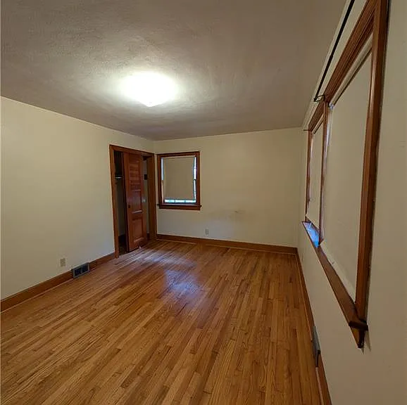 4720 Haywood Dr — Photo 24