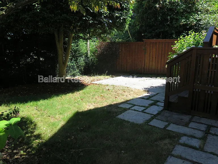 3246 Conkling Pl W — Photo 26