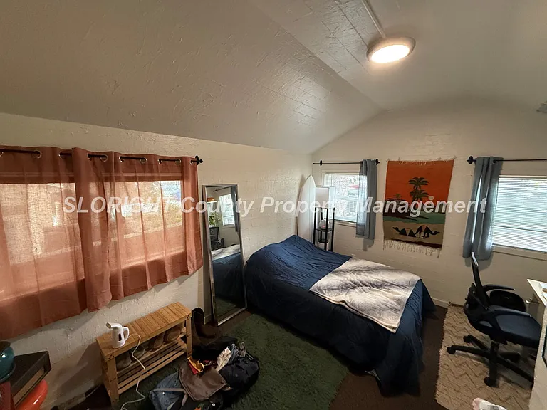 1243 Bond St — Photo 8