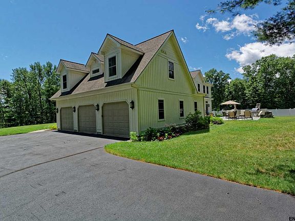 5th image of 12 Liz Ann Dr